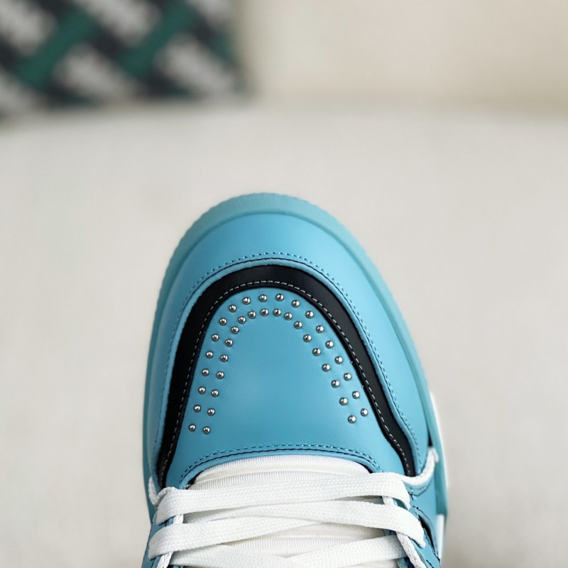 L0*is V*t0n TRAINER SNEAKERS