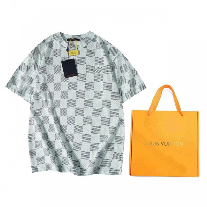 L0*is V*t0n checkered T-shirt