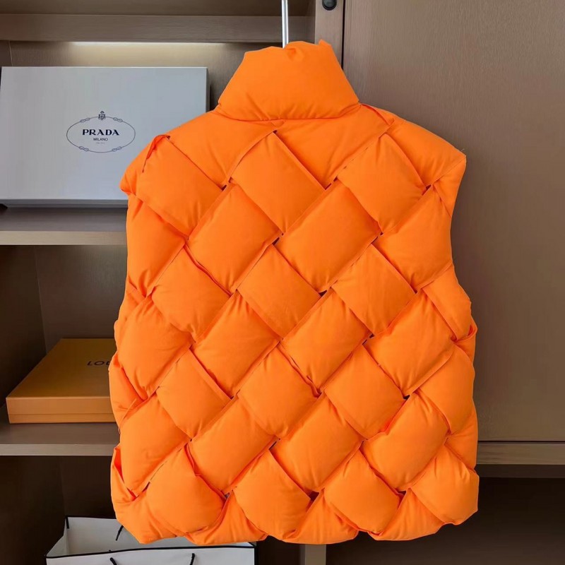 Bo*te*ga Ve*ne*ta Stand collar down jacket