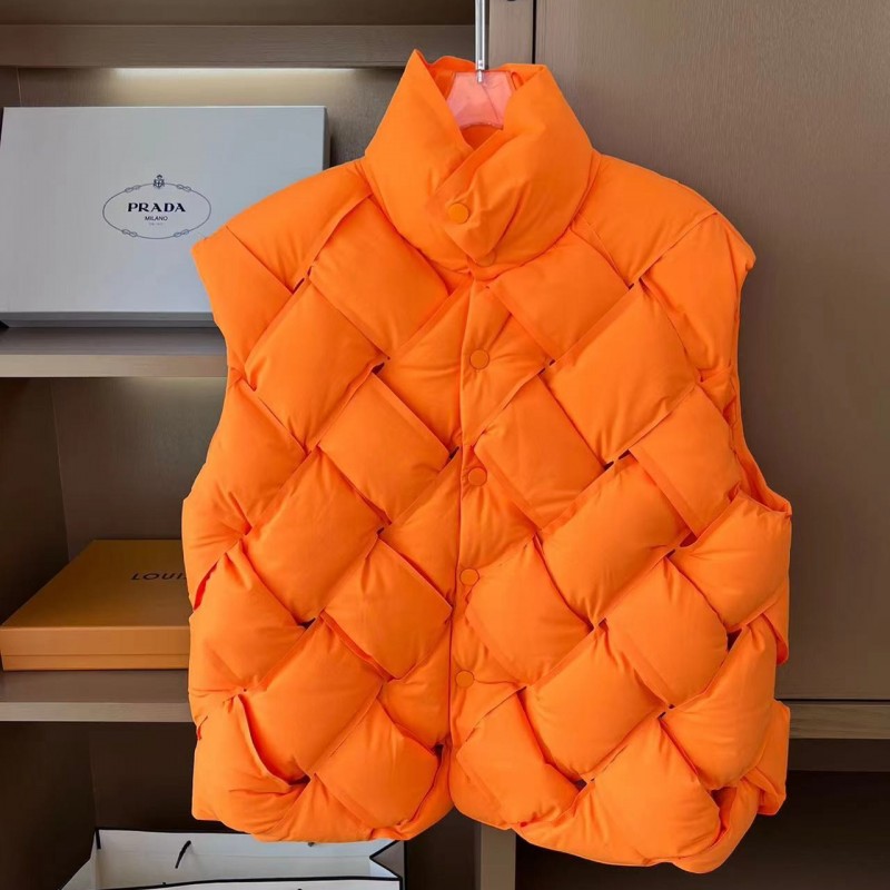 Bo*te*ga Ve*ne*ta Stand collar down jacket