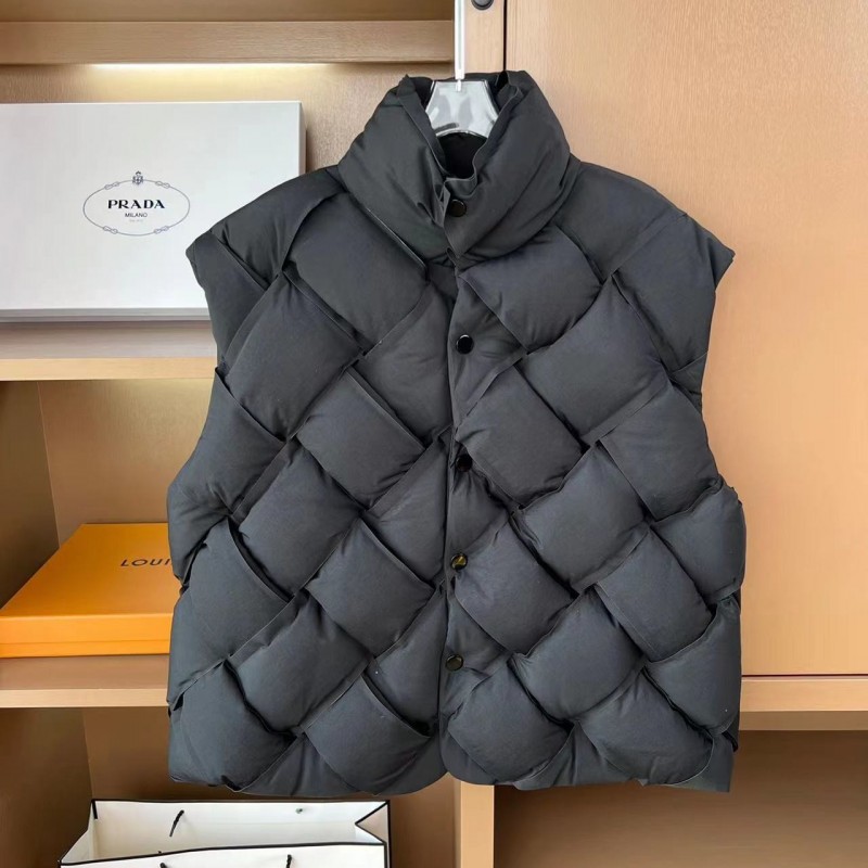 Bo*te*ga Ve*ne*ta Stand collar down jacket
