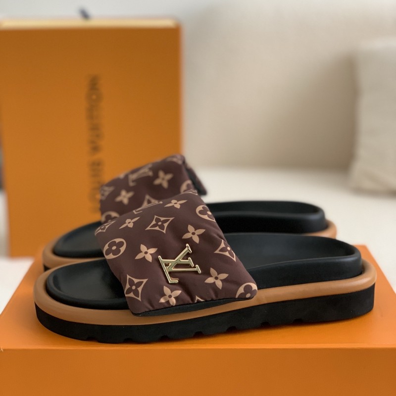 L0*is V*t0n  SLIPPERS