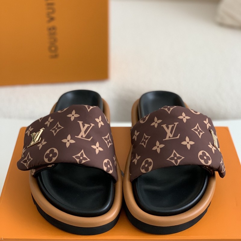 L0*is V*t0n  SLIPPERS