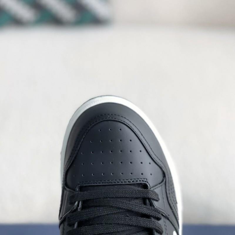 D*0r B57 Sneakers