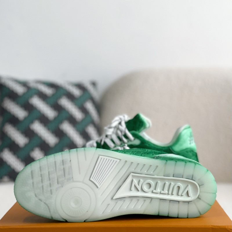 L0*is V*t0n TRAINER SNEAKERS