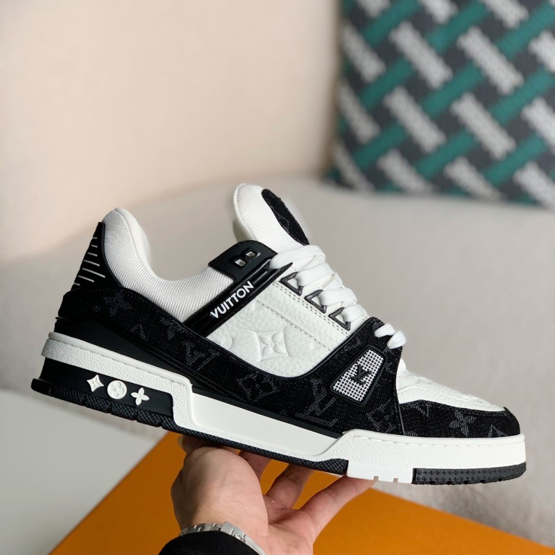 L0*is V*t0n TRAINER SNEAKERS