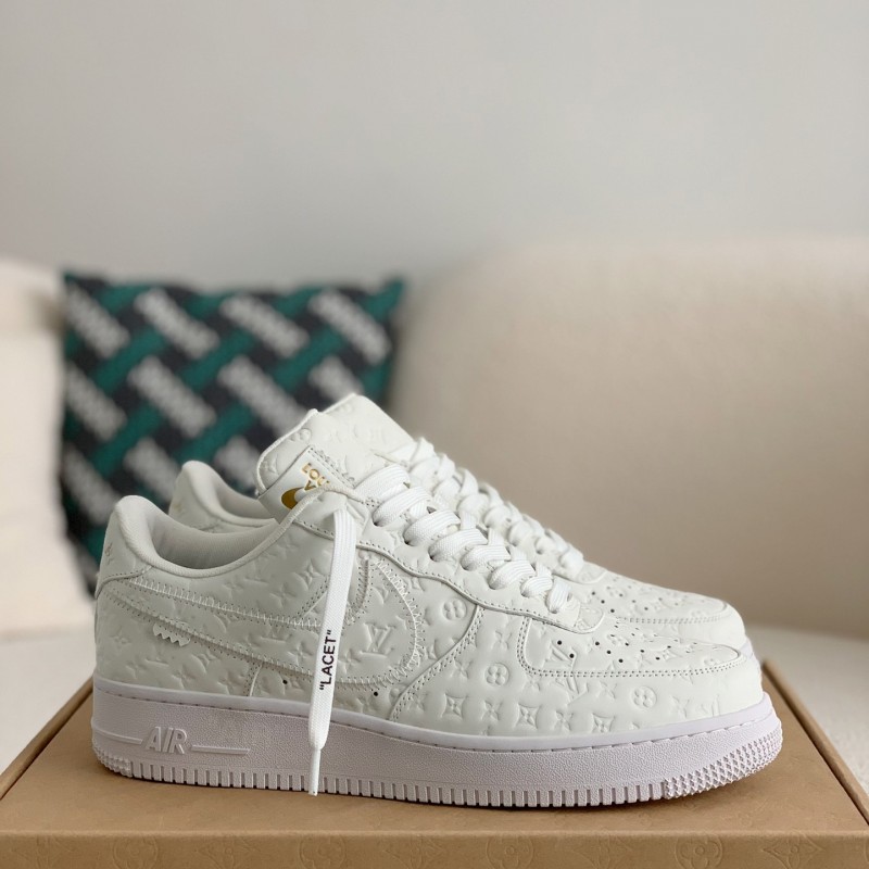 L0*is V*t0n × NIKE AIR FORCE 1 Sneaker