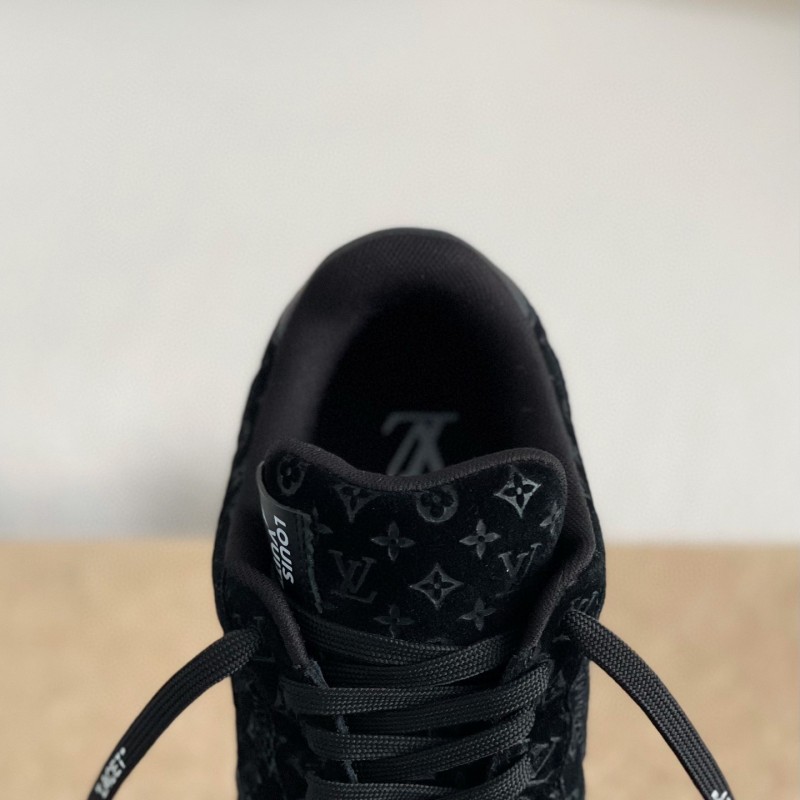 L0*is V*t0n × NIKE AIR FORCE 1 Sneaker