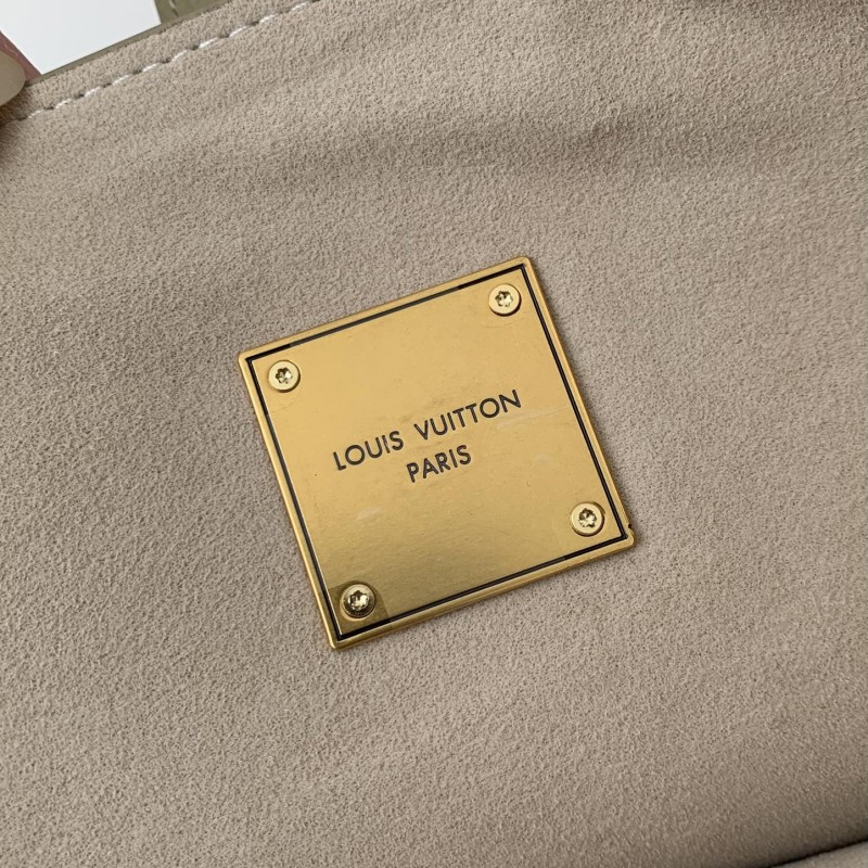 L0*is V*t0n Low Key Cabas Mid -number Handbag M25343 Size: 30*14*47cm