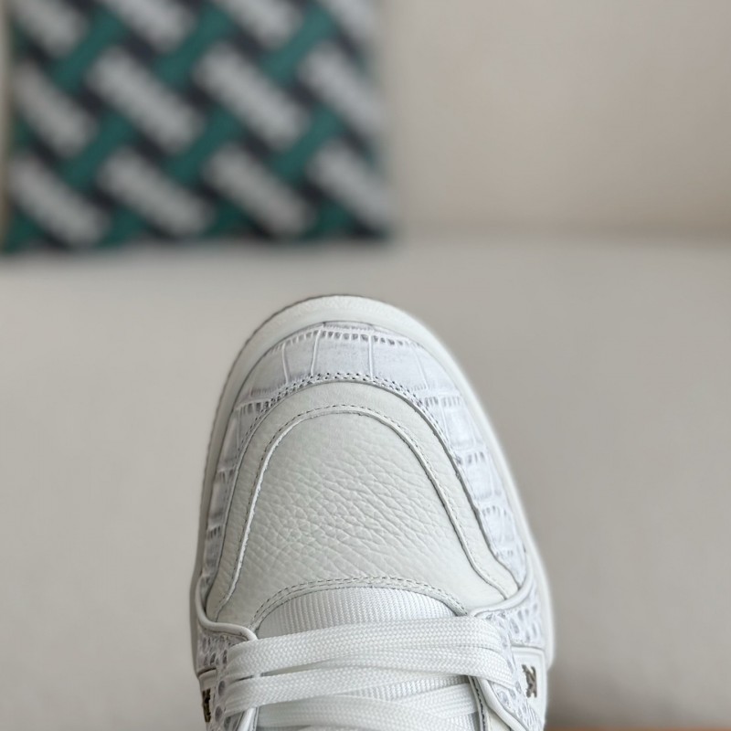 L0*is V*t0n TRAINER SNEAKERS