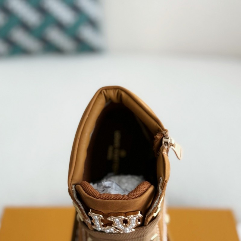 L0*is V*t0n Round toe lace-up boots