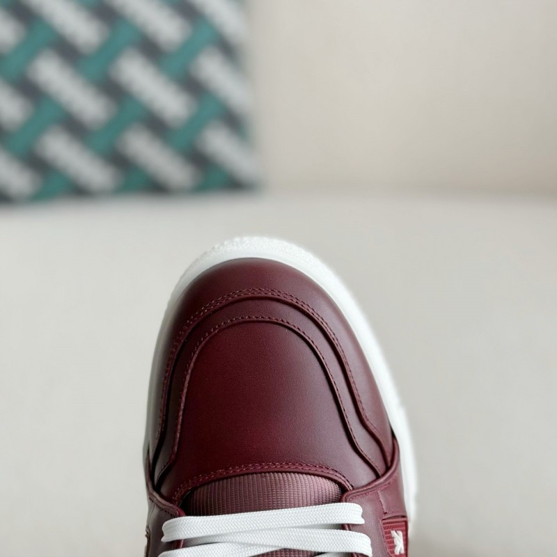 L0*is V*t0n TRAINER SNEAKERS