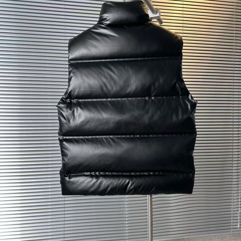 Pra*a classic red label new down vest