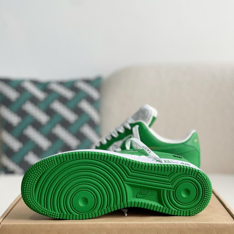 L0*is V*t0n × NIKE AIR FORCE 1 Sneaker