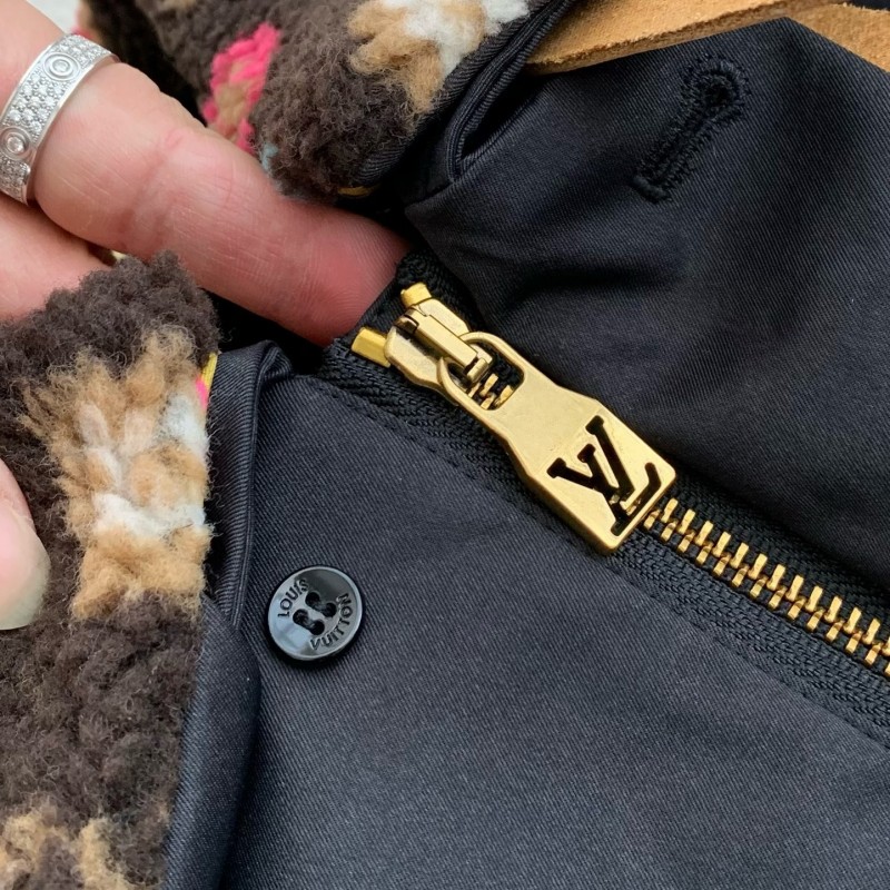 L0*is V*t0n  Jackets