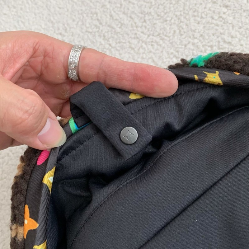 L0*is V*t0n  Jackets