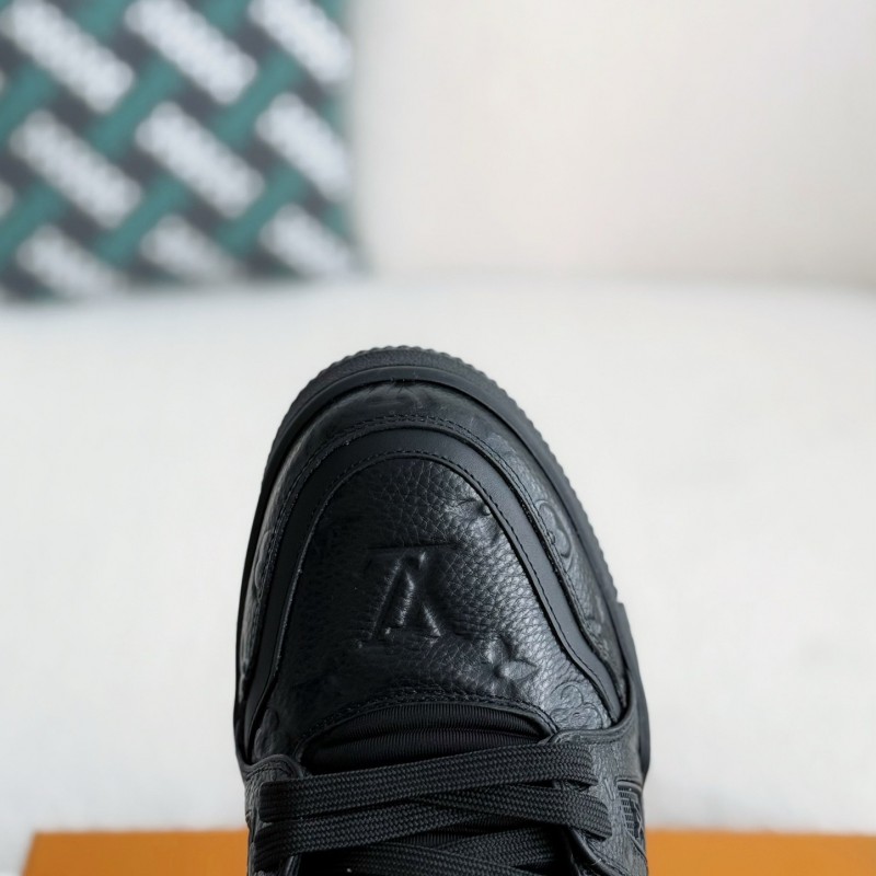 L0*is V*t0n TRAINER SNEAKERS