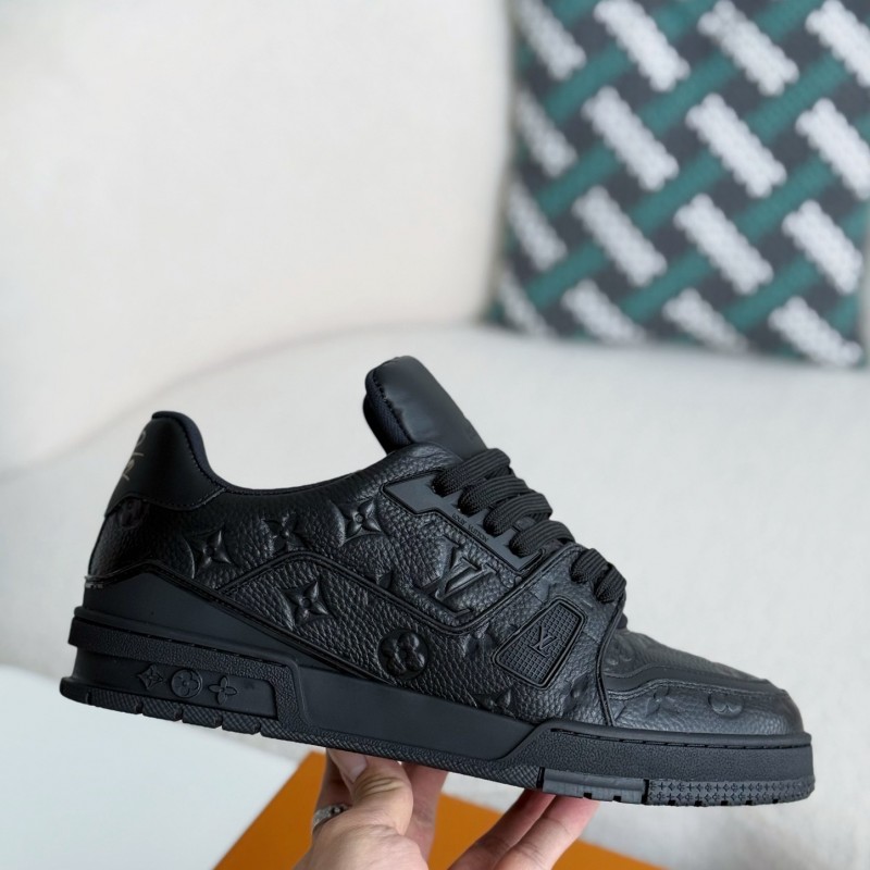 L0*is V*t0n TRAINER SNEAKERS