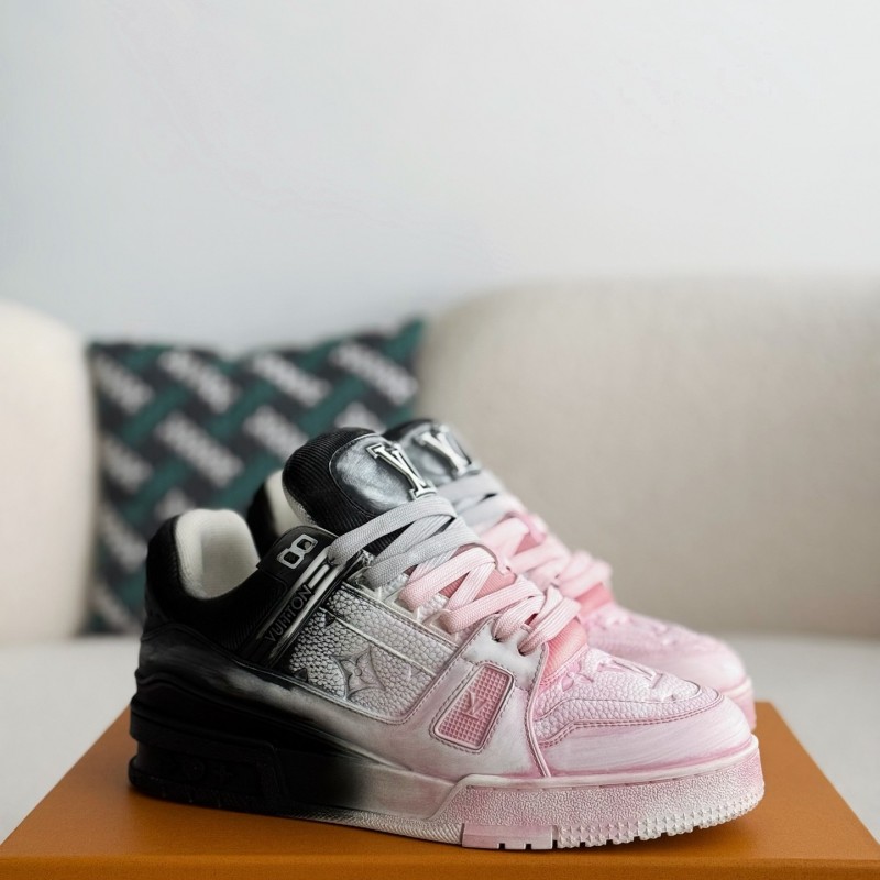 L0*is V*t0n TRAINER SNEAKERS