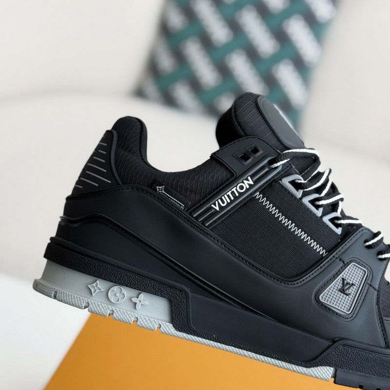 L0*is V*t0n TRAINER SNEAKERS