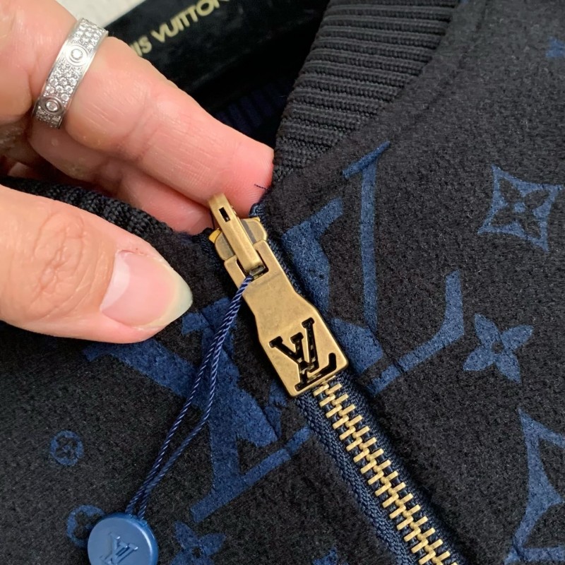 L0*is V*t0n Jackets