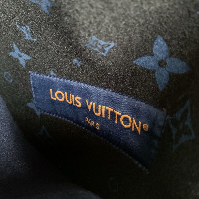 L0*is V*t0n Jackets