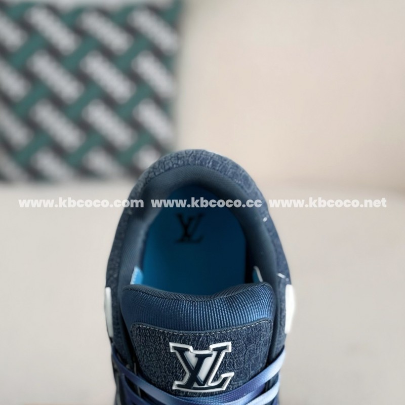 L0*is V*t0n TRAINER SNEAKERS