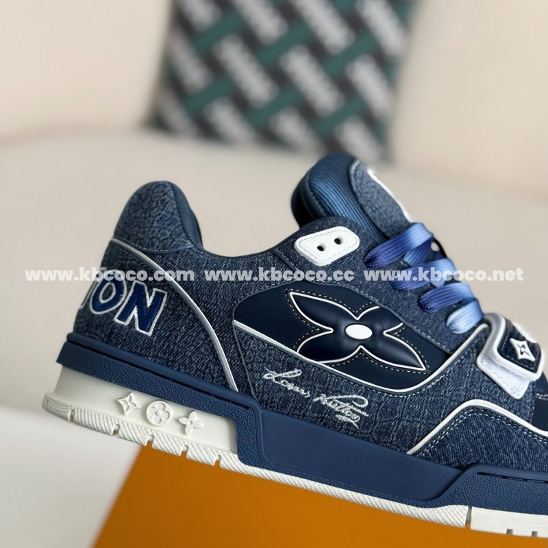 L0*is V*t0n TRAINER SNEAKERS