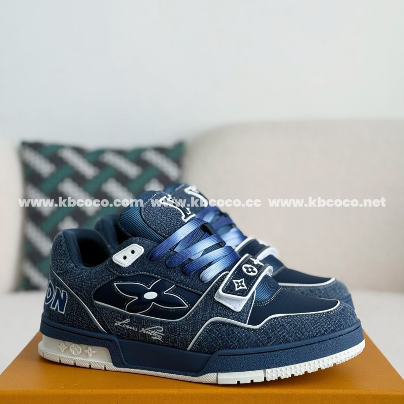 L0*is V*t0n TRAINER SNEAKERS