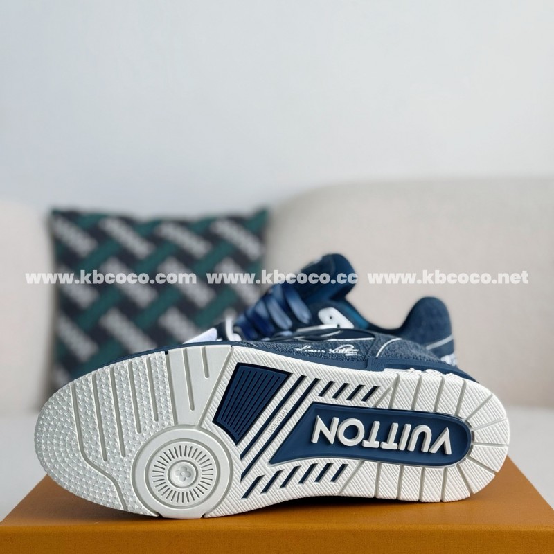 L0*is V*t0n TRAINER SNEAKERS