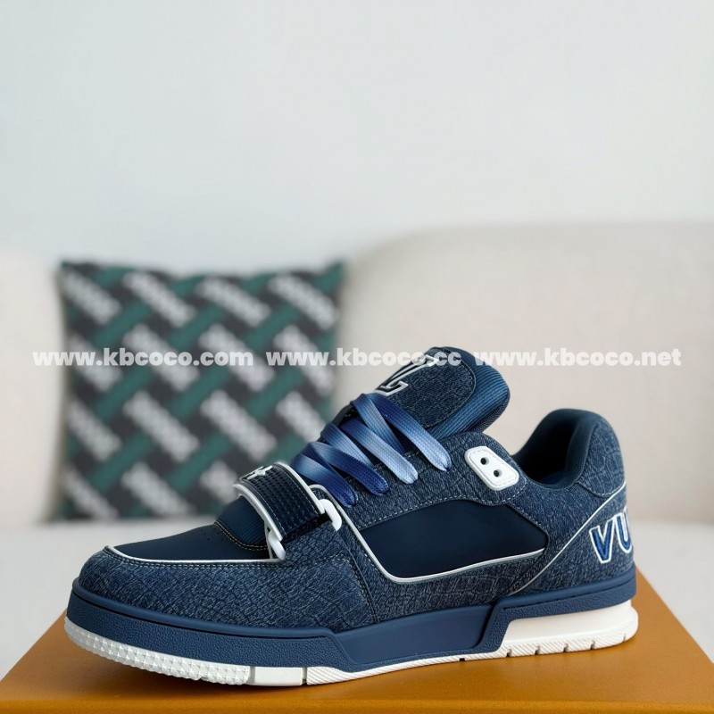 L0*is V*t0n TRAINER SNEAKERS