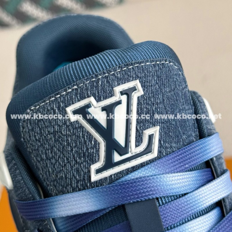 L0*is V*t0n TRAINER SNEAKERS
