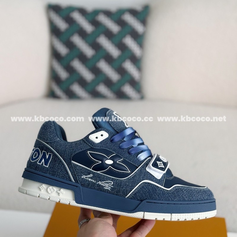 L0*is V*t0n TRAINER SNEAKERS