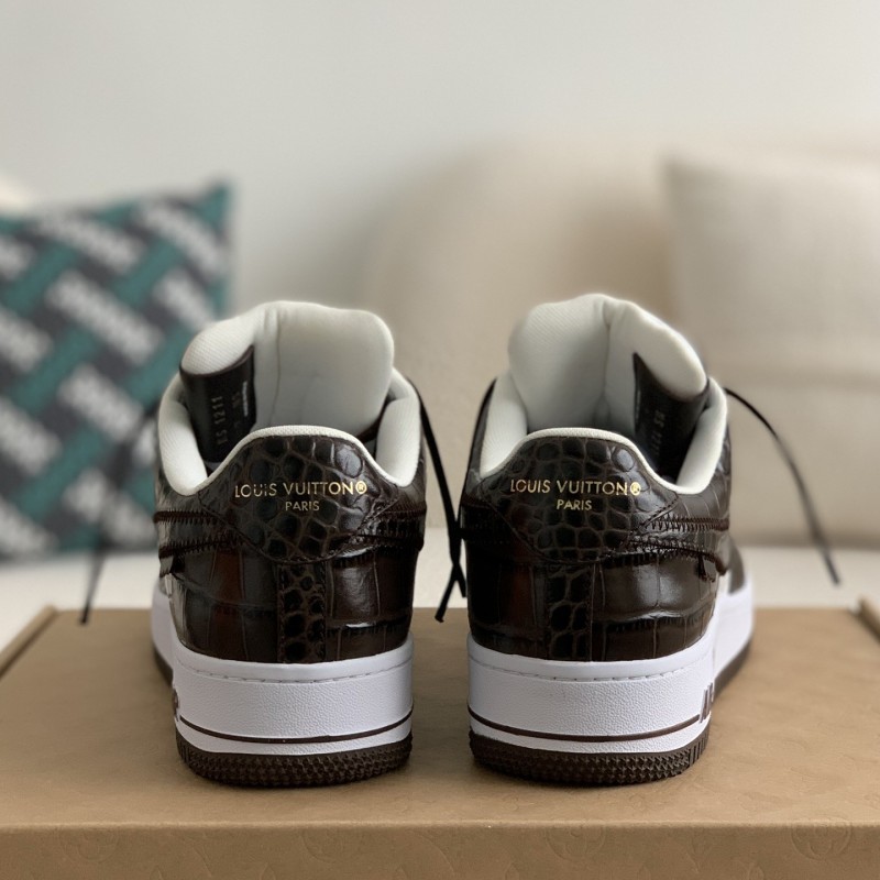 L0*is V*t0n × NIKE AIR FORCE 1 SNEAKER