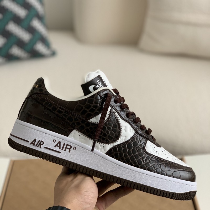 L0*is V*t0n × NIKE AIR FORCE 1 SNEAKER