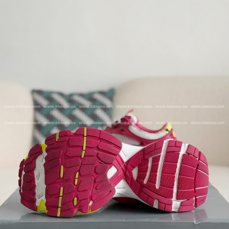 Ba*len*cia*ga Runner Sneakers