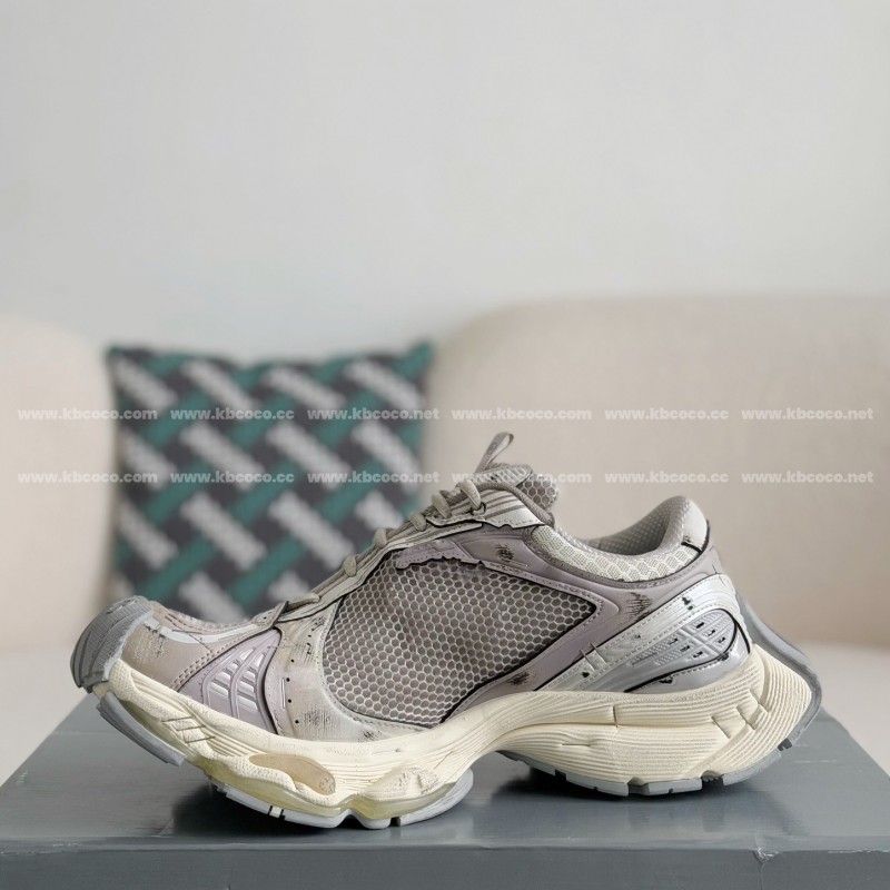 Ba*len*cia*ga Runner Sneakers