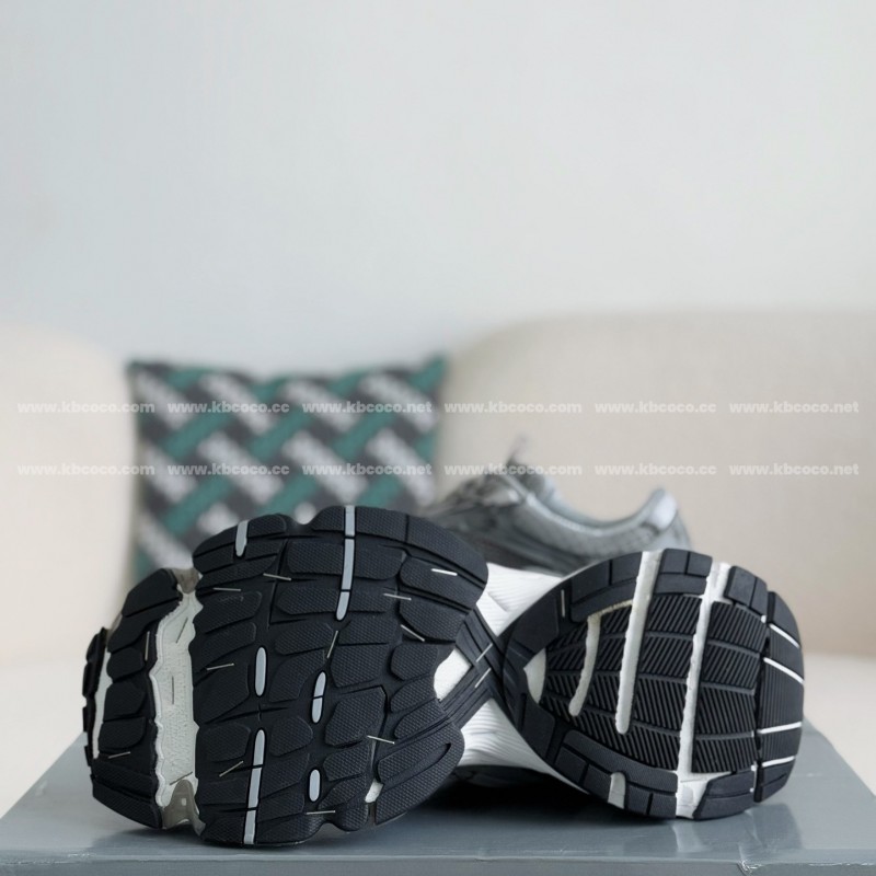 Ba*len*cia*ga Runner Sneakers