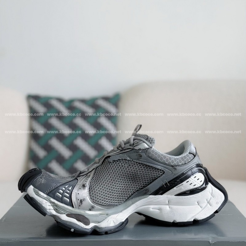 Ba*len*cia*ga Runner Sneakers