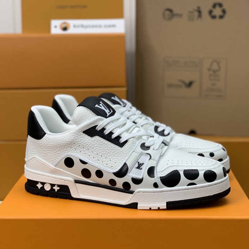 L0*is V*t0n TRAINER Sneakers
