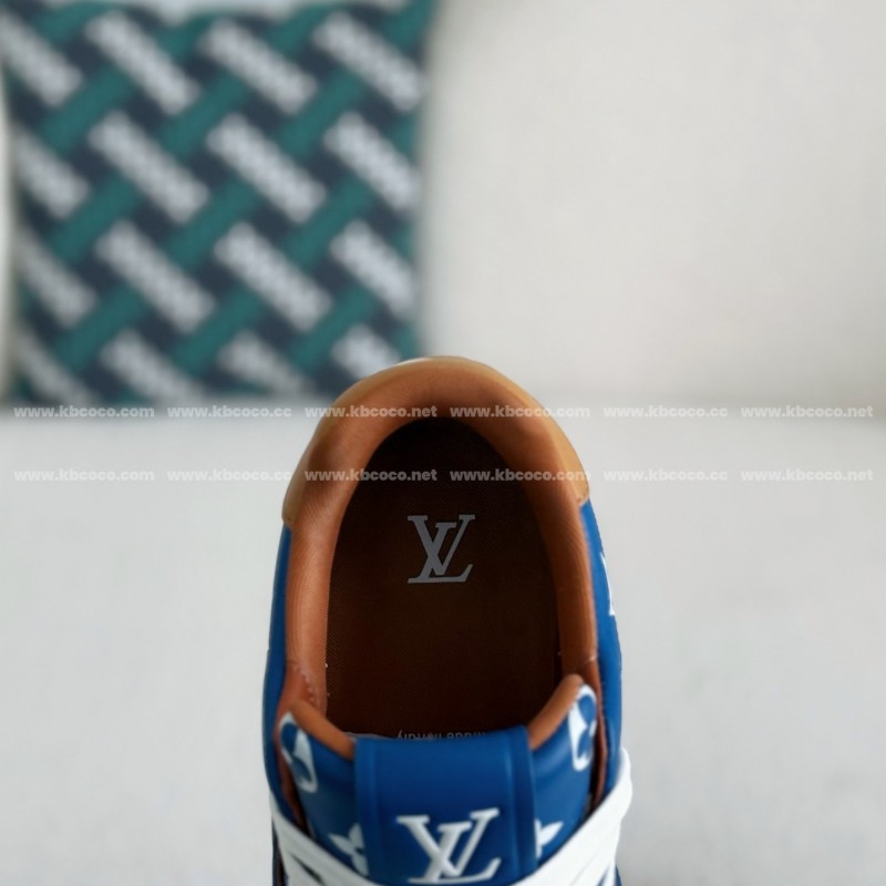 L0*is V*t0n TRAINER SNEAKERS