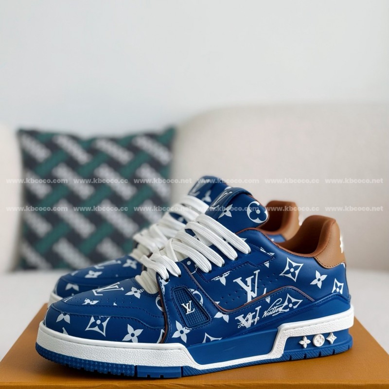 L0*is V*t0n TRAINER SNEAKERS