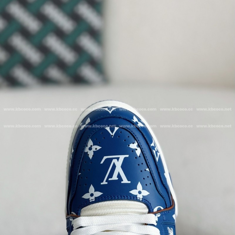 L0*is V*t0n TRAINER SNEAKERS