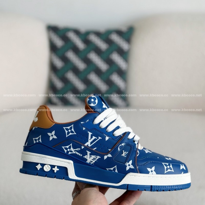 L0*is V*t0n TRAINER SNEAKERS