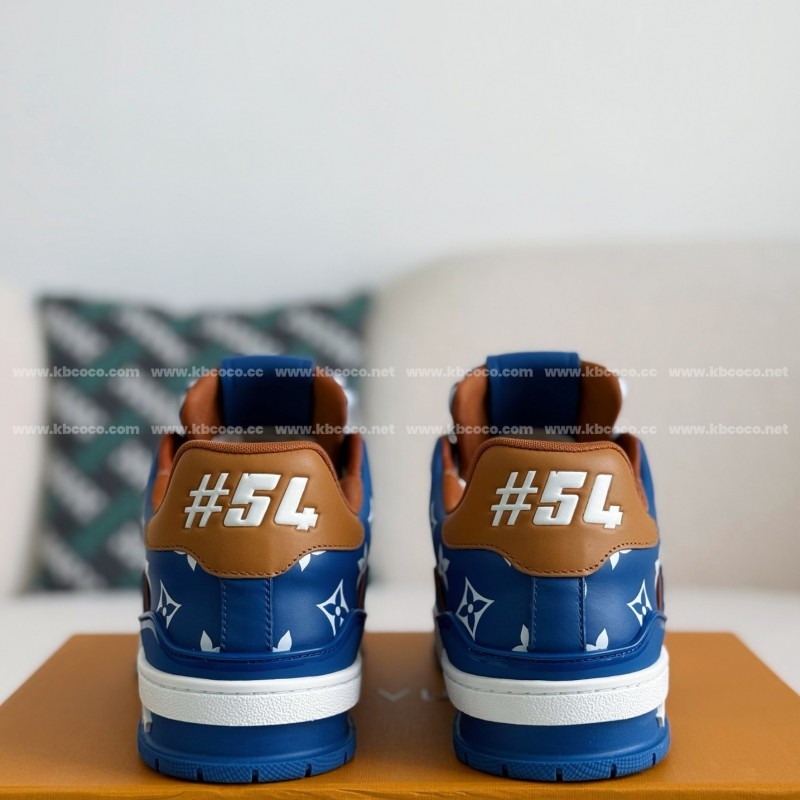 L0*is V*t0n TRAINER SNEAKERS