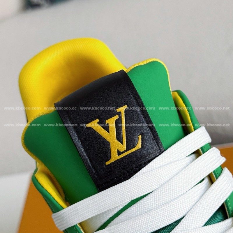 L0*is V*t0n TRAINER SNEAKERS