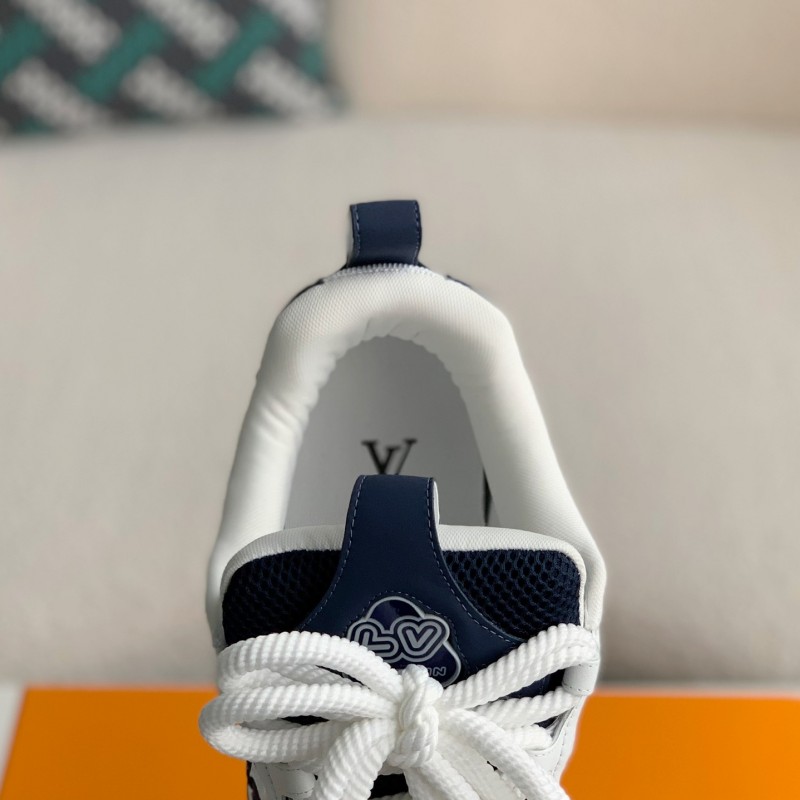 L0*is V*t0n  RUNNER TATIC  Sneakers