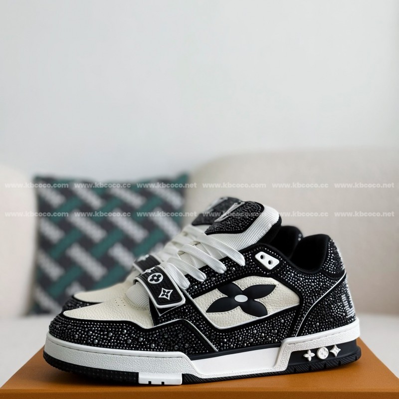 L0*is V*t0n Trainers Sneakers