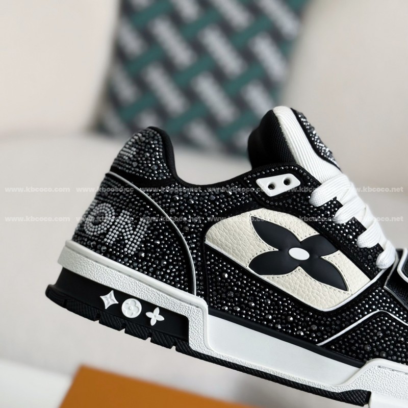 L0*is V*t0n Trainers Sneakers