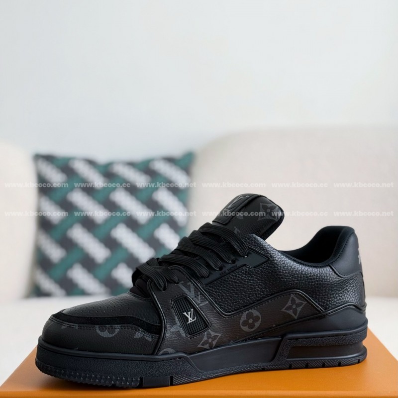 L0*is V*t0n TRAINER SNEAKERS